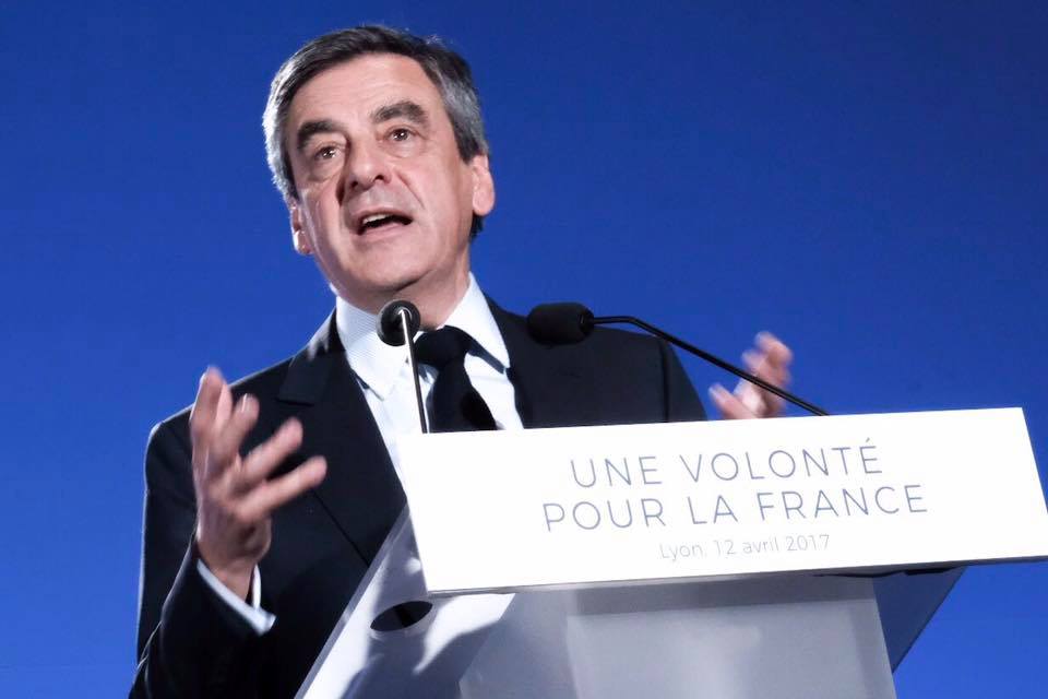 François Fillon tenant un discours lors de la pré campagne à l'élection présidentielle de 2017